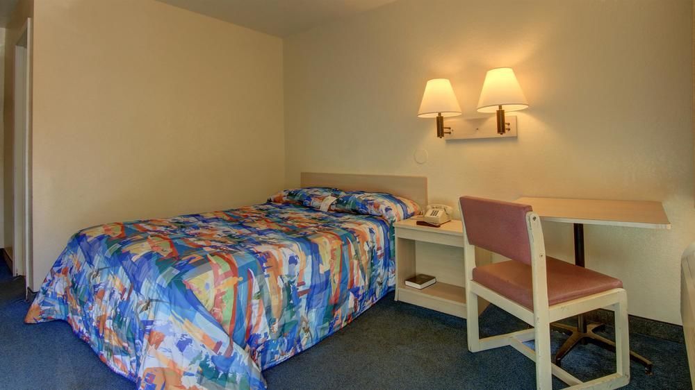 Hotel 6-columbus, Ga 2*
