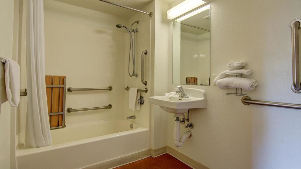 Hotel 6-columbus, Ga 2*