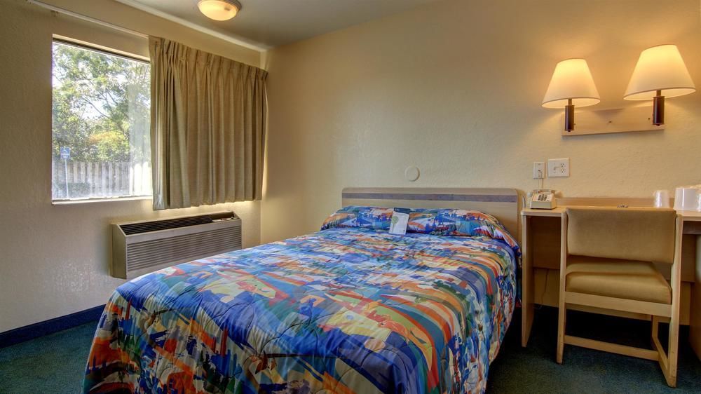Hotel 6-columbus, Ga 2*