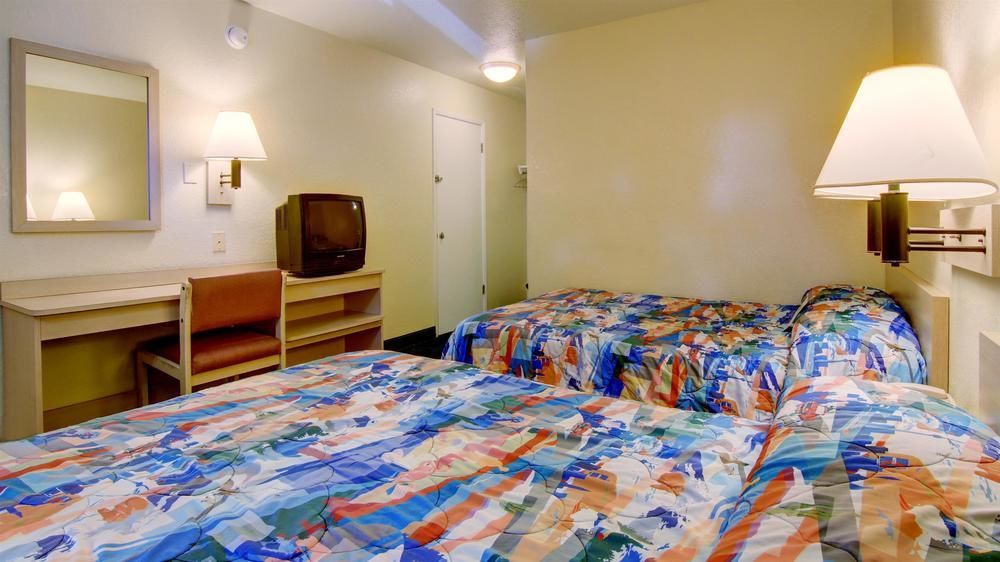 Hotel 6-columbus, Ga 2*